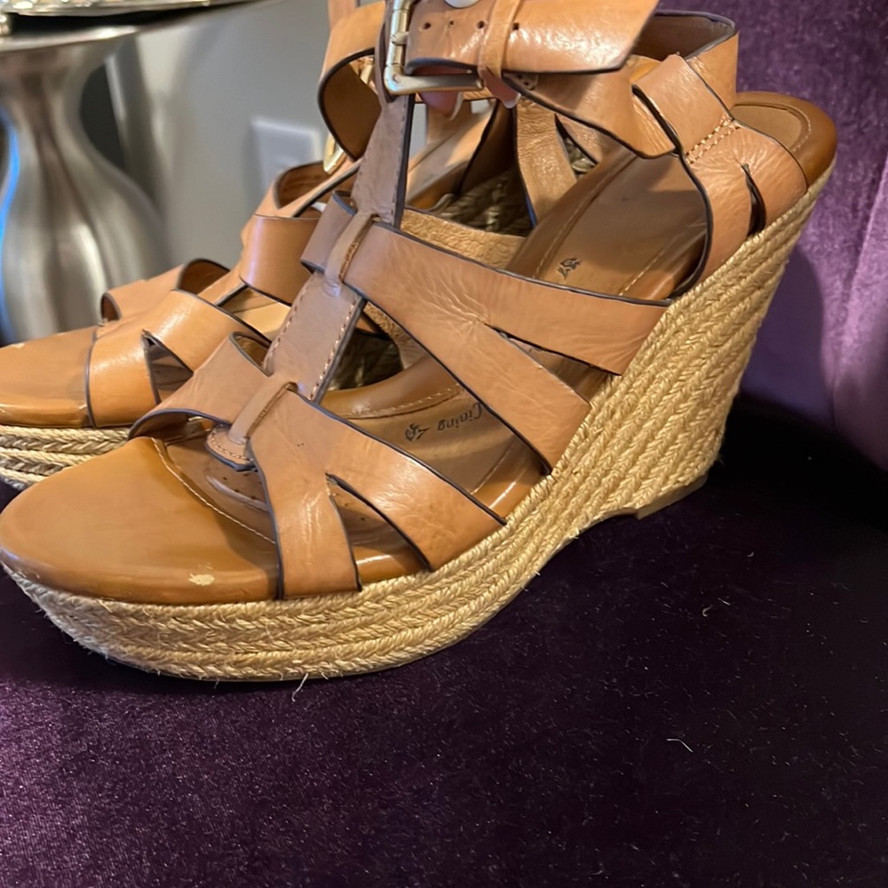 Leather wedge